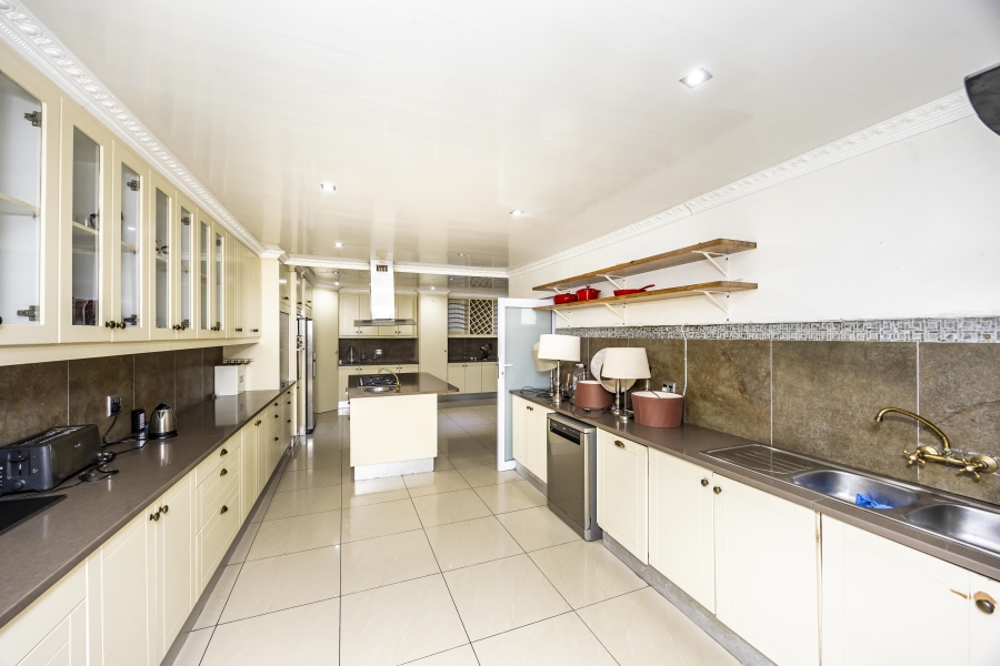 Commercial Property for Sale in Sunnyridge Eastern Cape